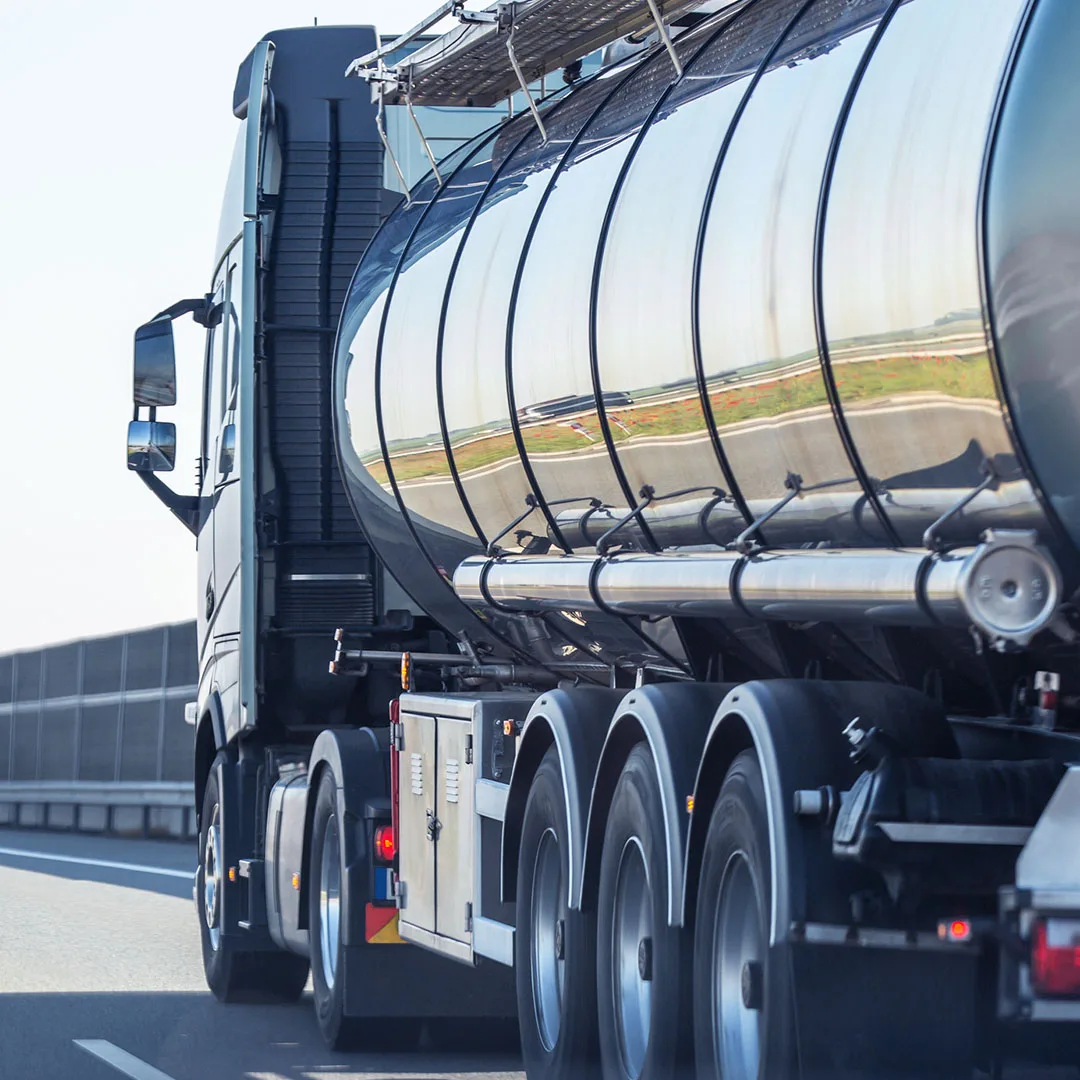 ADR-kurs hos Volmax Tankbil for transport av farlig gods på vei, som illustrerer Volmax sitt ADR-kurs med fokus på sikker håndtering, regelverk og ansvar ved transport av farlig gods.